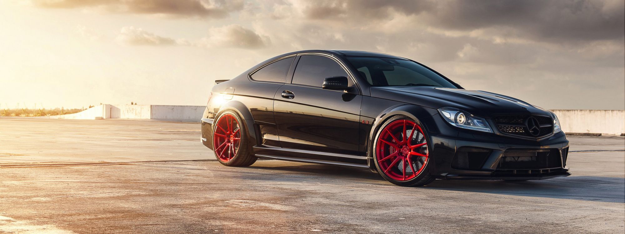 Обои Мерседес АМГ, авто, Мерседес-Бенц Е-Класс, обод, колесо в разрешении 2843x1066