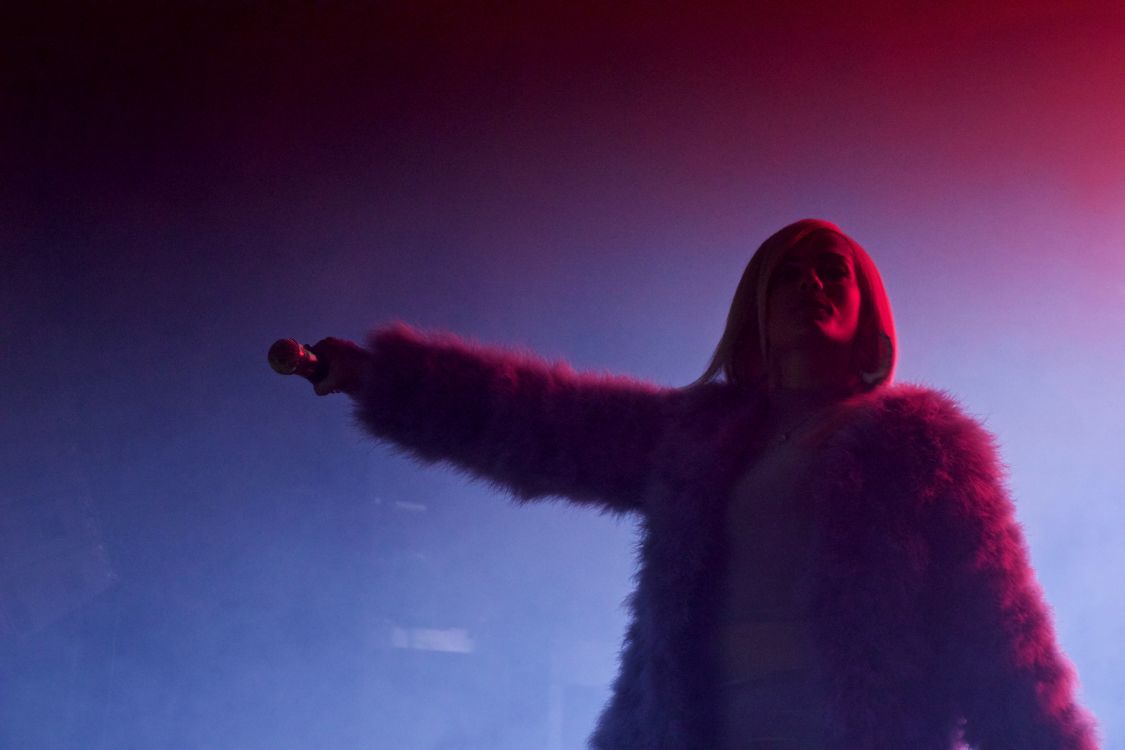 Обои красный цвет, Представление, пурпур, свет, облако в разрешении 5184x3456