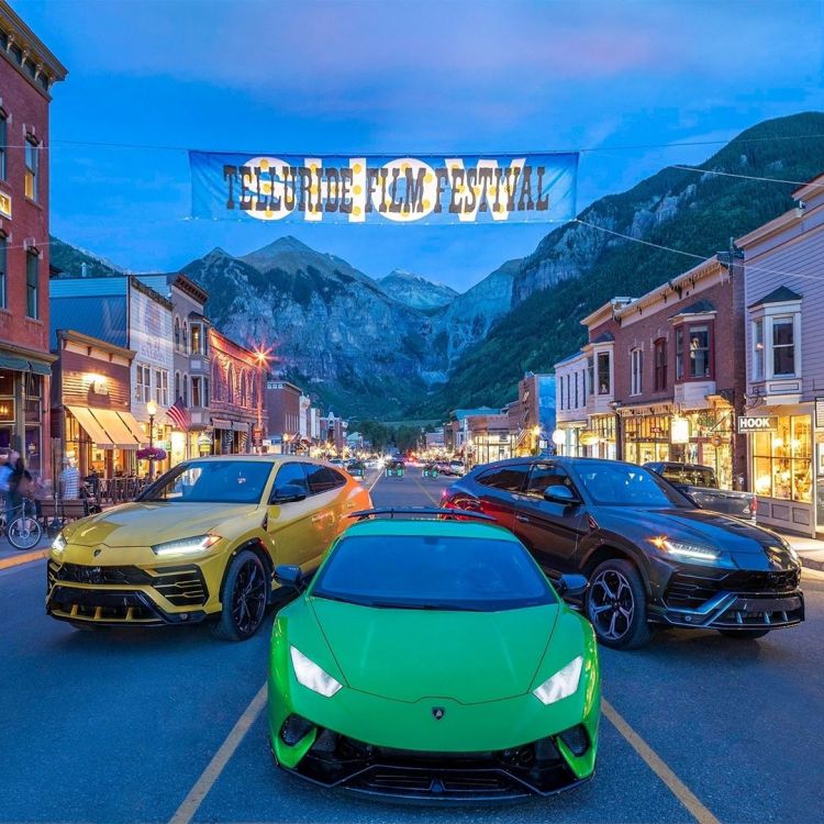 Обои Ламборгини авентадор, легковые автомобили, Ламборджини, компактный автомобиль, суперкар в разрешении 1080x1080