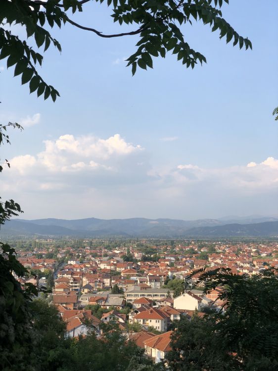 Обои пейзажи гор, соседство, облако, жилой район, городок в разрешении 1536x2048