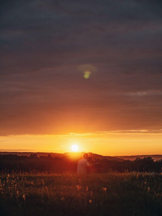 Обои любовь, горизонт, закат, восход солнца, солнце в разрешении 3448x4592