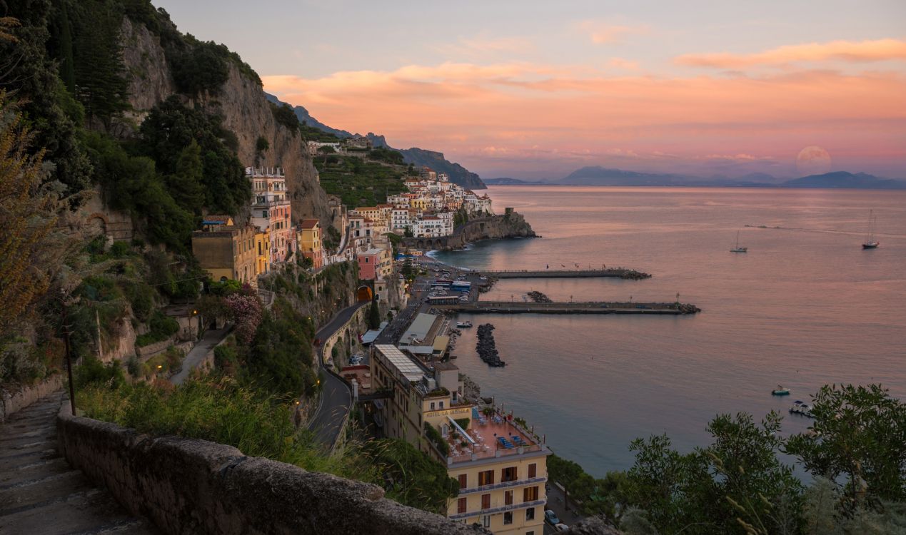 Обои побережье, море, мыс, обрыв, вечер в разрешении 2560x1512