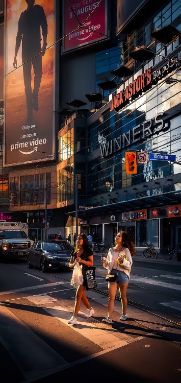 Обои снимок, здание, свет, инфраструктура, автомобильное освещение в разрешении 1422x3000