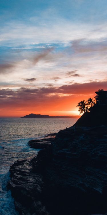 Обои плюющаяся пещера, облако, вода, послесвечение, Оранжевый цвет в разрешении 1500x3000