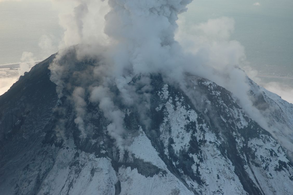 Обои хребет, стратовулкан, вулкан, лава, щитовой вулкан в разрешении 3008x2000