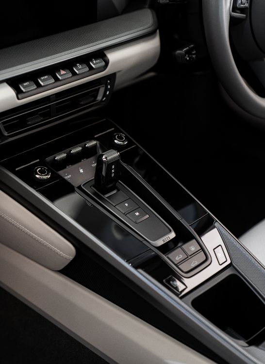 Обои audi, bmw, рулевое колесо, личный роскошный автомобиль, рычаг в разрешении 5304x7285