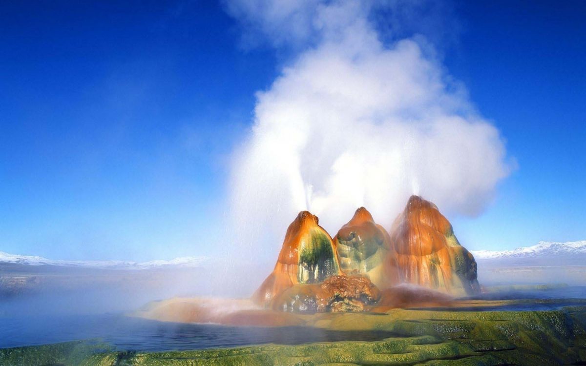 Обои черный рок пустыни, природа, Гейзер, пейзаж, достопримечательность в разрешении 2560x1600