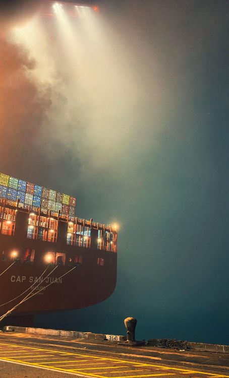 Обои судно, корабельная архитектура, перевозка воды, лодка, контейнеровоз в разрешении 2324x3839