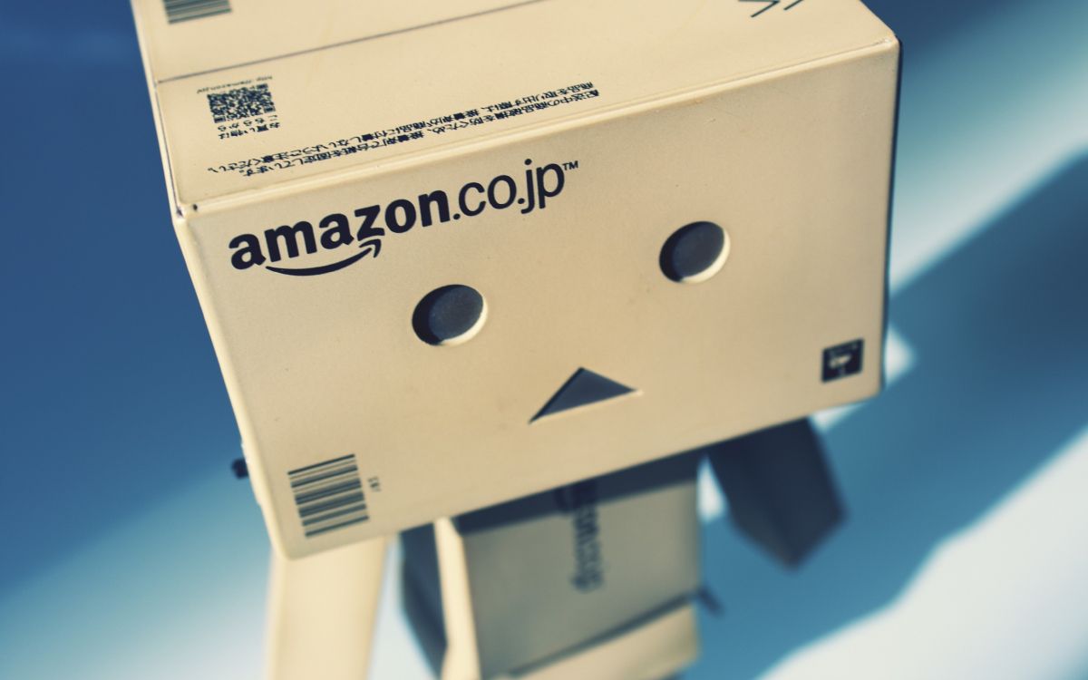 Обои danbo, робот, коробка, коробки, amazoncom в разрешении 2560x1600