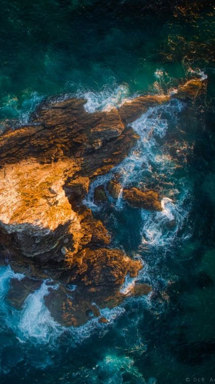 Обои вода, земля, море, бирюзовый м, гидроресурсы в разрешении 1080x1920