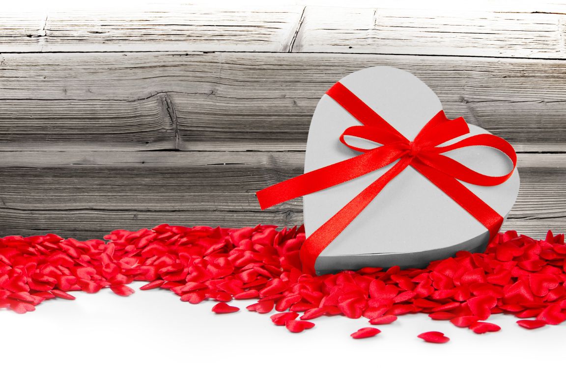 Обои День Святого Валентина, сердце, красный цвет, любовь, цветок в разрешении 5470x3560