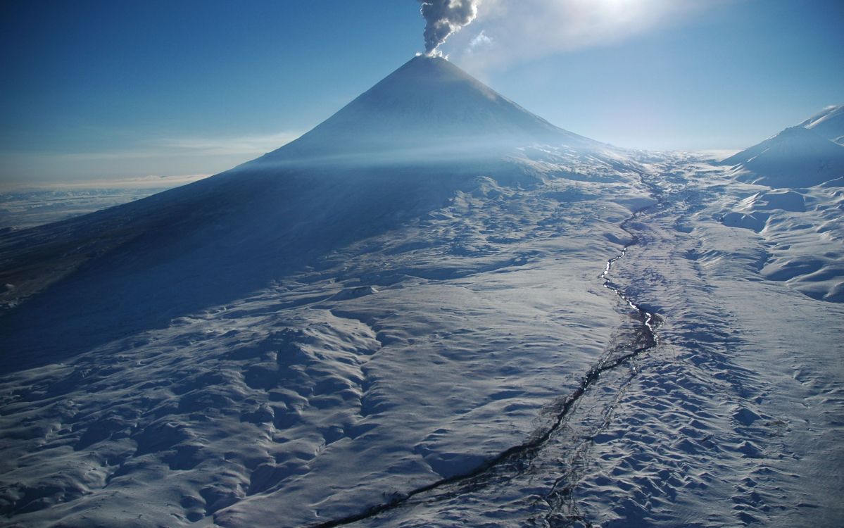 Обои стратовулкан, нагорье, горный хребет, пейзажи гор, горный рельеф в разрешении 3008x1881