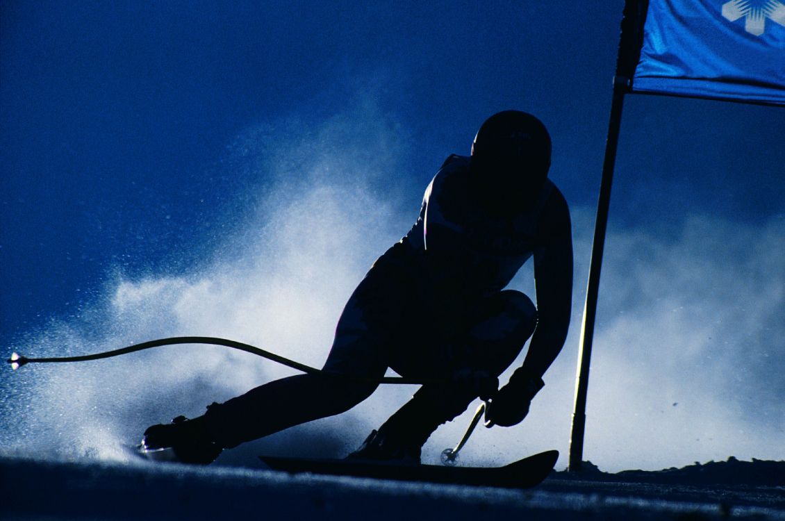 Обои лыжи, сноуборд, экстремальный вид спорта, синий, силуэт в разрешении 3815x2532
