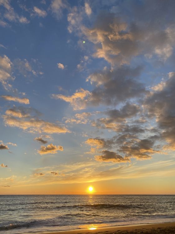 Обои Северный хостел, облако, вода, атмосфера, послесвечение в разрешении 1536x2048