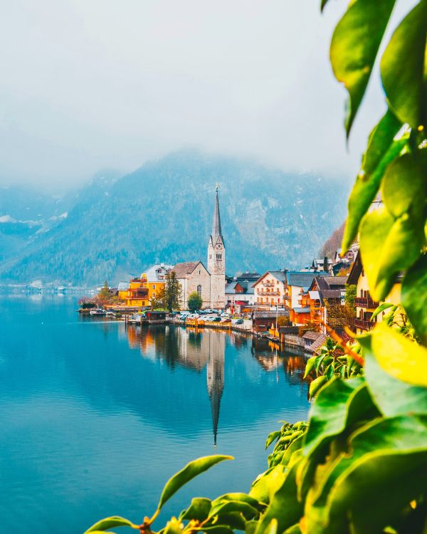 Обои вода, гидроресурсы, гора, здание, зеленый в разрешении 3072x3840