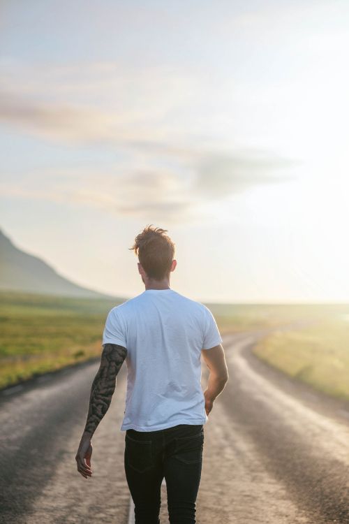 Обои Люди в природе, стояние, желтый, дорога, снимок в разрешении 4000x6000