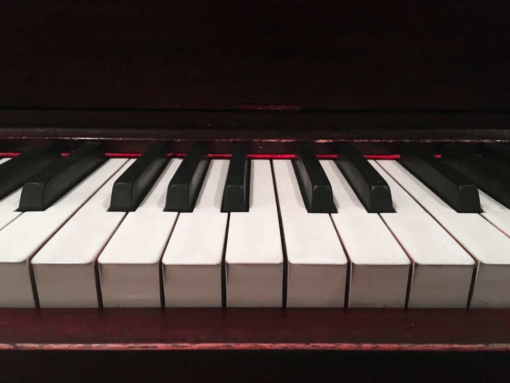 Обои фортепьяно, синтезатор, клавиатура, ключ, музыкальный инструмент в разрешении 4017x3013
