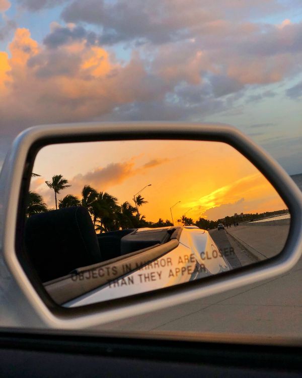 Обои зеркало заднего вида, авто, семейный автомобиль, зеркало, автомобильное зеркало в разрешении 3024x3780