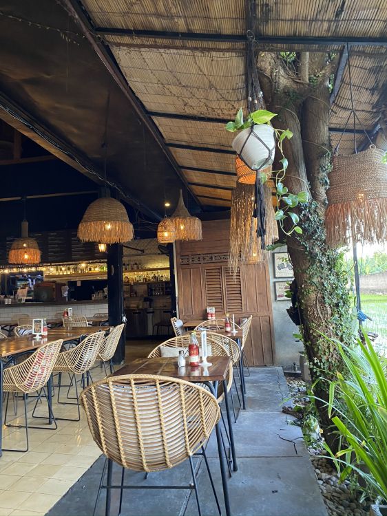 Обои таблица, освещение, мебель, осветительная арматура, плоть в разрешении 1536x2048