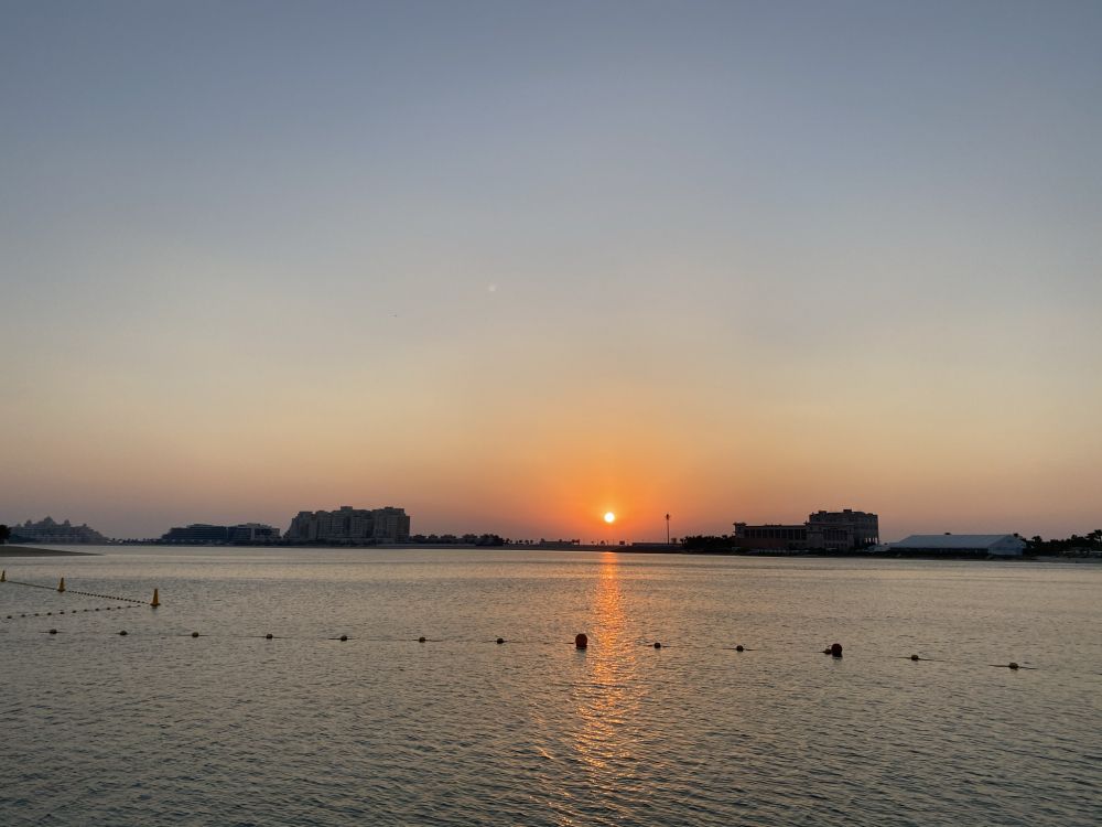 Обои вода, закат, водоем, ночь, природа в разрешении 2048x1536