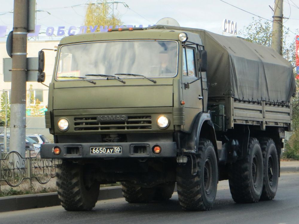 Обои грузовик, транспорт, вид транспорта, военная техника, армия в разрешении 2048x1536