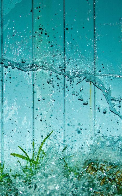 Обои HTC один, HTC один M8, HTC, зеленый, вода в разрешении 1200x1920