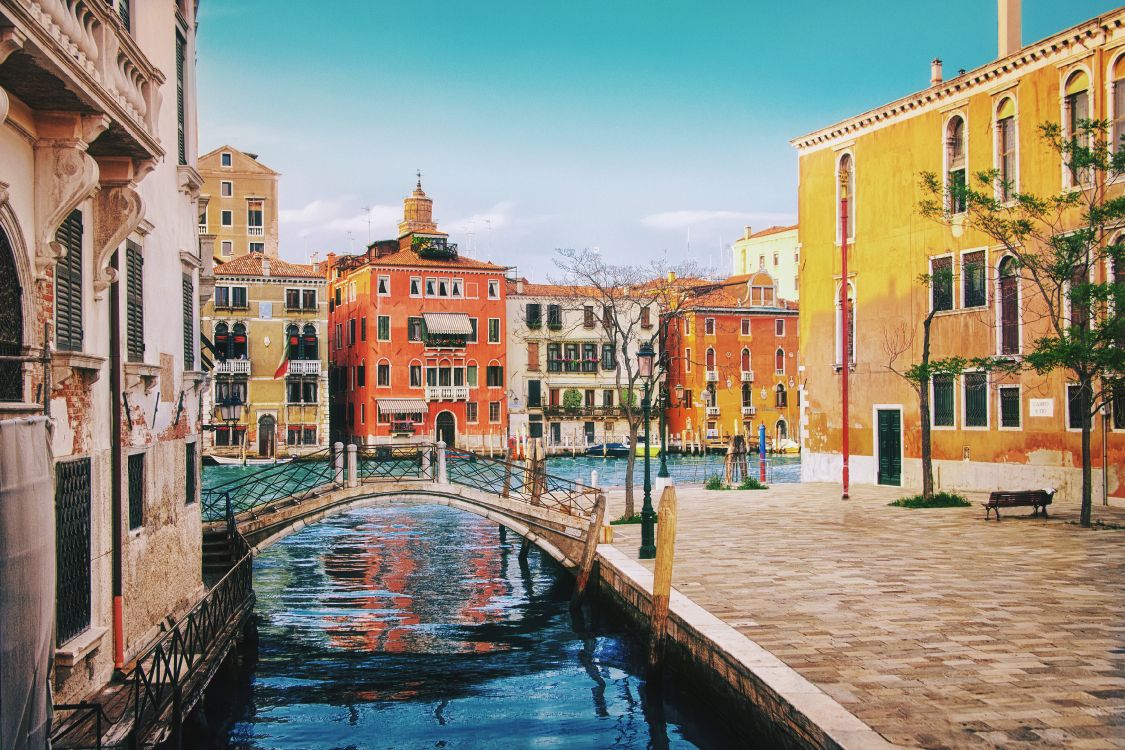 Обои канал, водный путь, городок, город, постер в разрешении 3500x2333