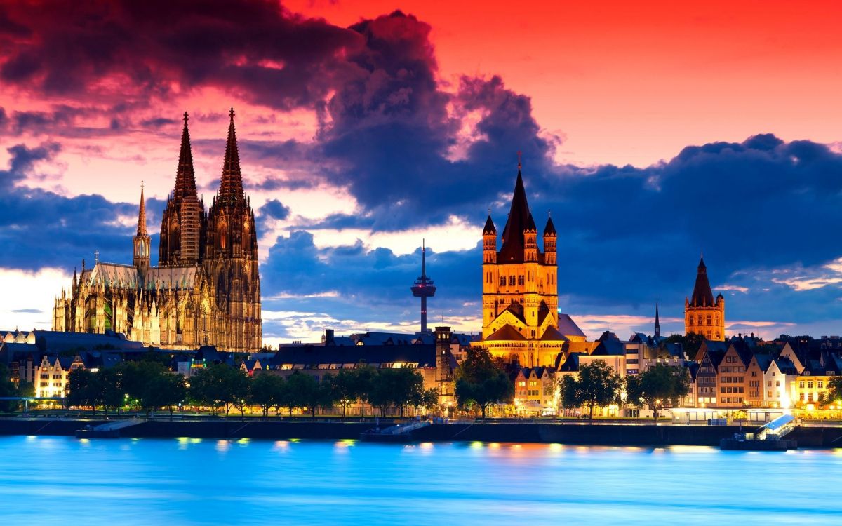 Обои Кельнский Собор, ориентир, город, отражение, городок в разрешении 2560x1600