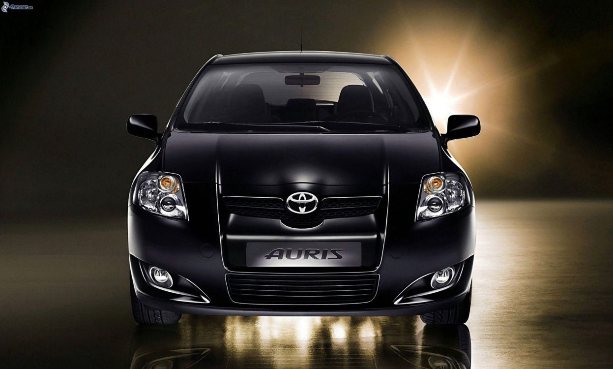 Обои toyota, авто, компактный автомобиль, дневное время, фара в разрешении 2880x1731