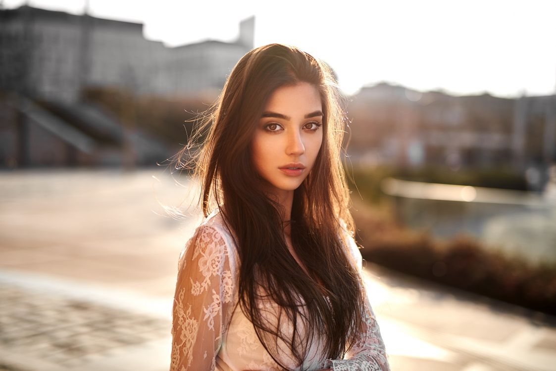 Обои волосы, лицо, красота, губа, длинные волосы в разрешении 3069x2048